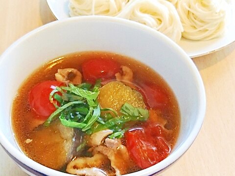 茄子とトマトと豚肉のつけ汁そうめん